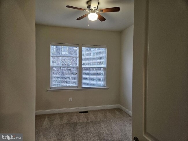 Building Photo - 6041 Maple Hill Rd