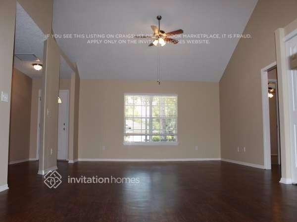 Building Photo - 1465 3rd Ave