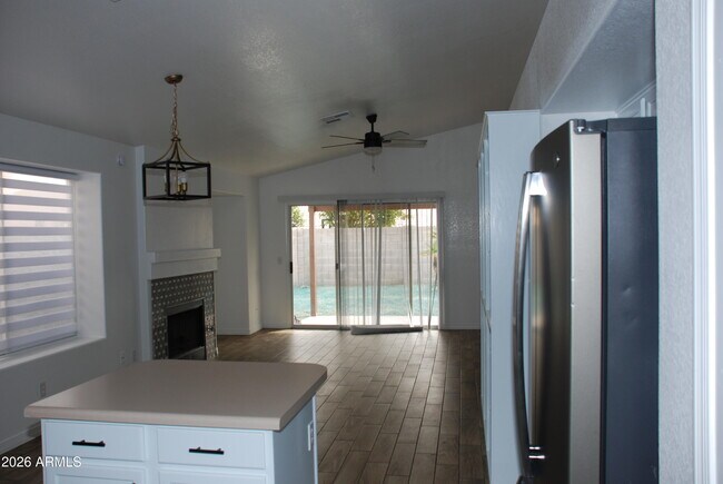 Building Photo - 249 W Grovers Ave