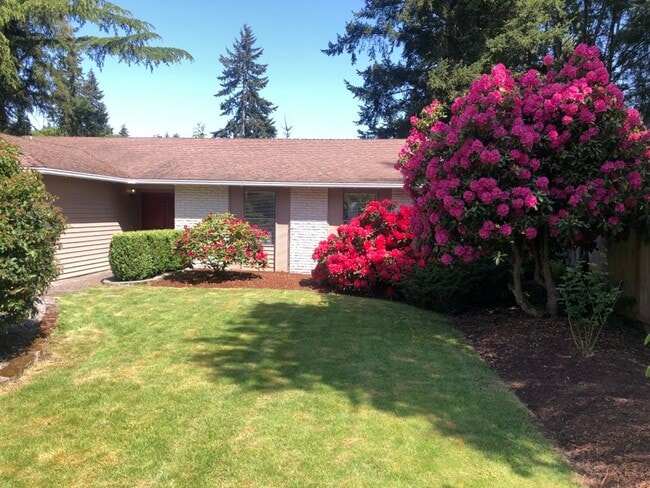 Building Photo - 3Bd/2Ba Bellevue House