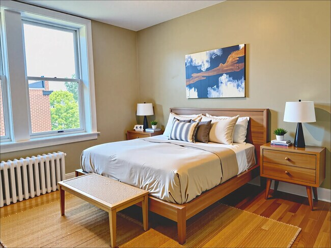 Building Photo - 76 Egmont St