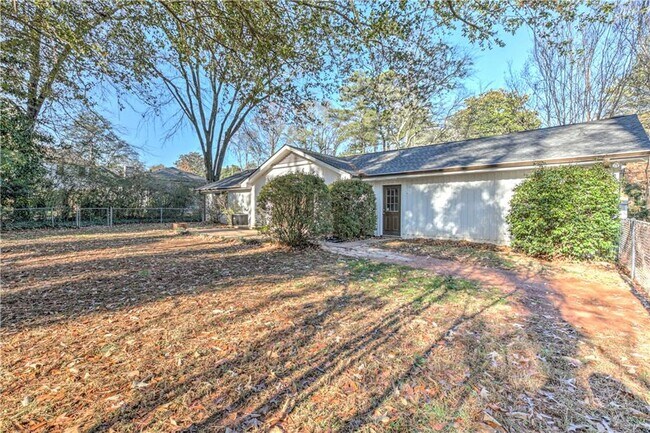 Building Photo - 465 Windsor Parkway