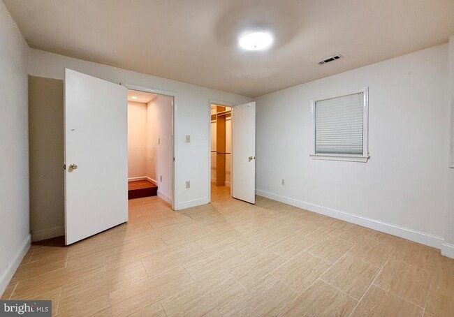 Building Photo - 10240 Arizona Cir