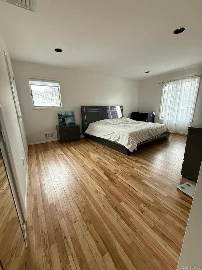 Building Photo - 23 Geoffrey Ln