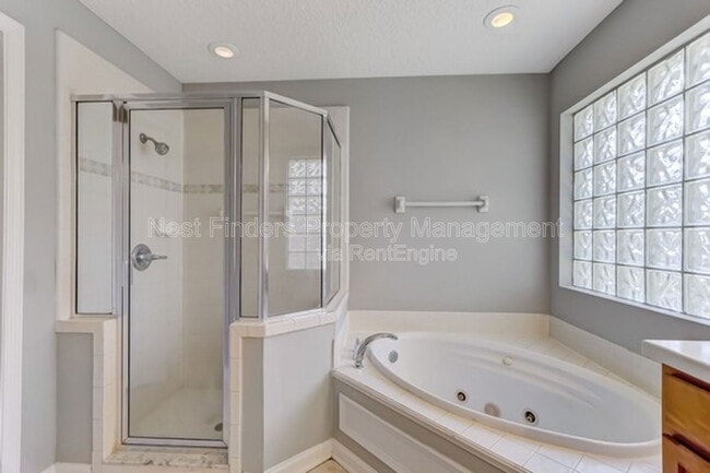 Building Photo - 1704 Dartmoor Ln