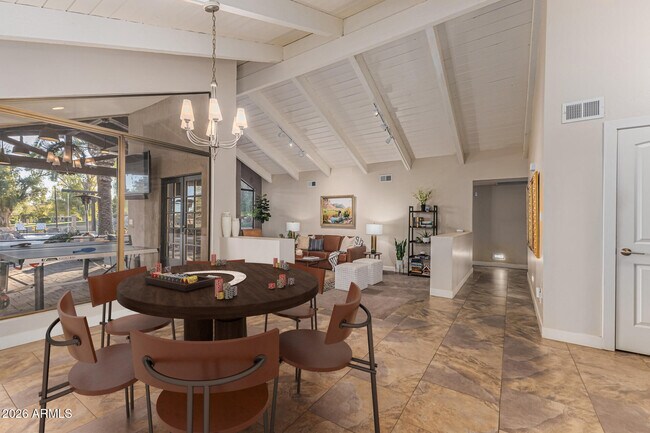 Building Photo - 5821 E Cactus Rd