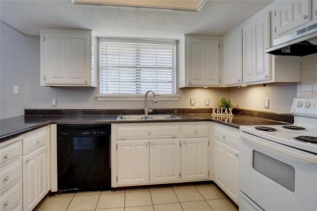 Building Photo - 7745 Pear Tree Ln