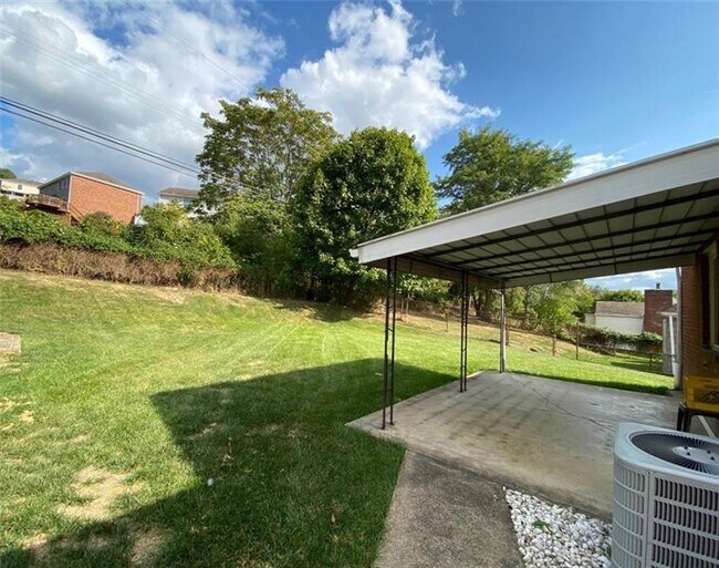 Building Photo - 2119 Swallow Hill Rd
