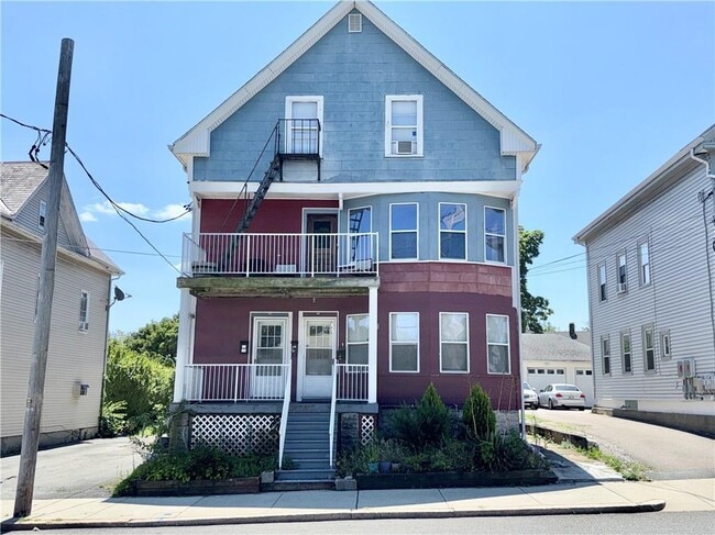 Building Photo - 550 Winter St