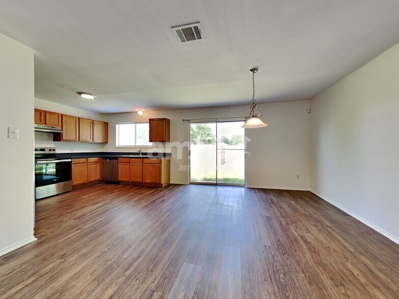 Building Photo - 4713 Bridlewood Ln