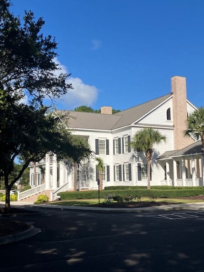 Building Photo - Fully Furnished: Stunning 3 - Bedroom 2.5 - Bath Townhome - Mt. Pleasant, SC