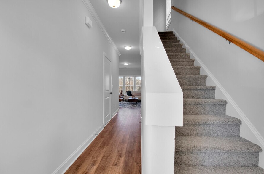 Building Photo - 9038 Henry Thoreau Rd