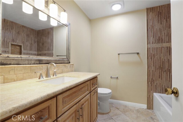 Building Photo - 4880 Hazelnut Ave