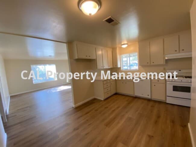 Building Photo - 1608 Ukiah Way