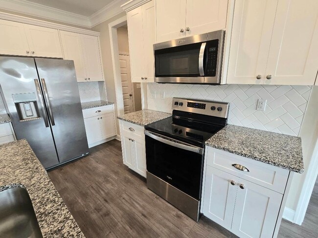 Building Photo - 733 Courtland Ln