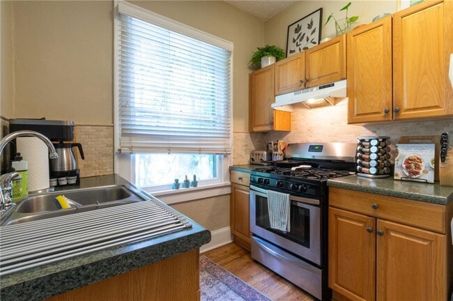 Building Photo - 1216 N Highland Ave NE
