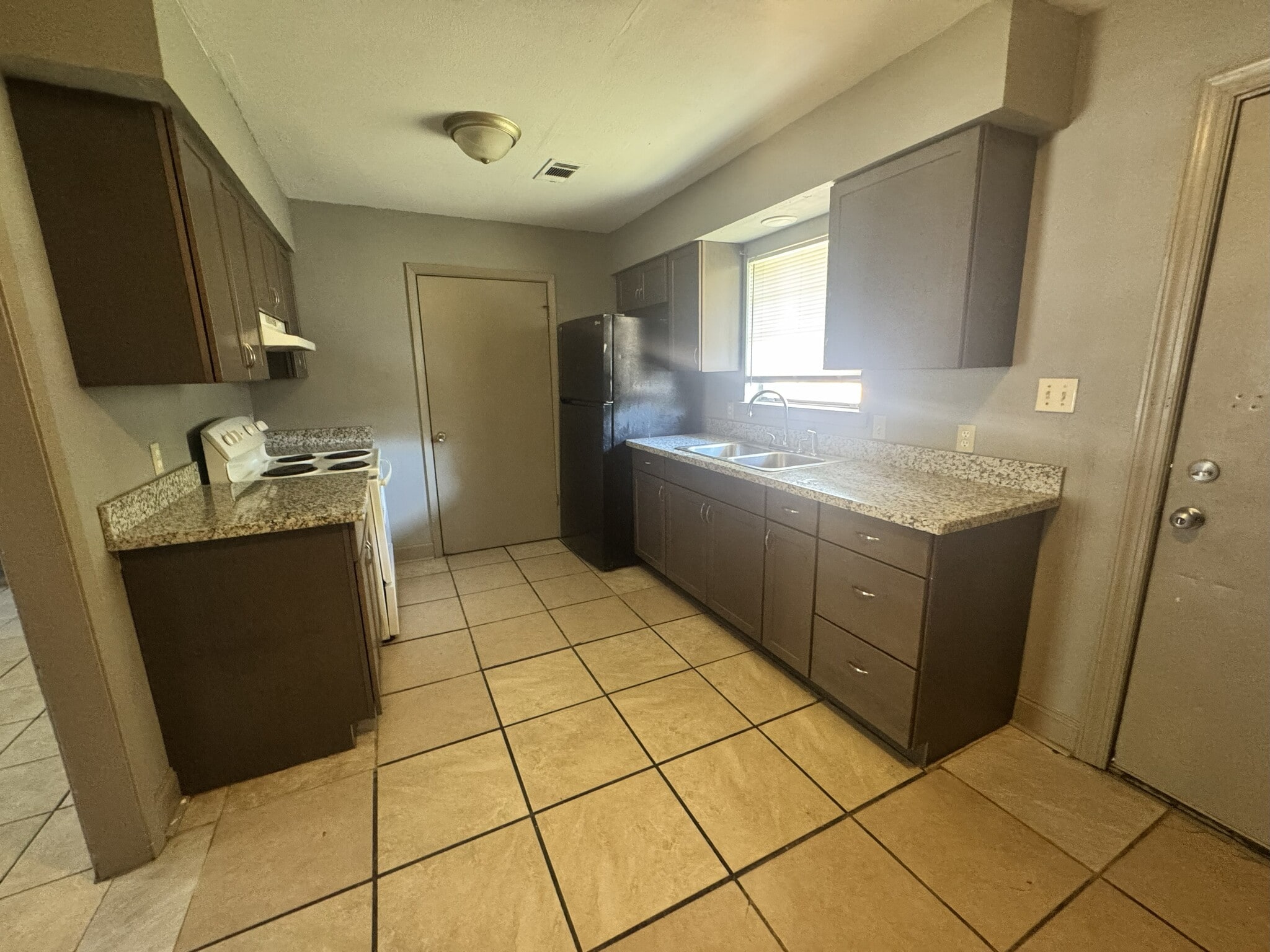 Kitchen - 105 Wells Dr