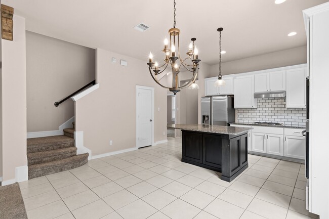 Building Photo - 17019 Seminole Ridge Dr