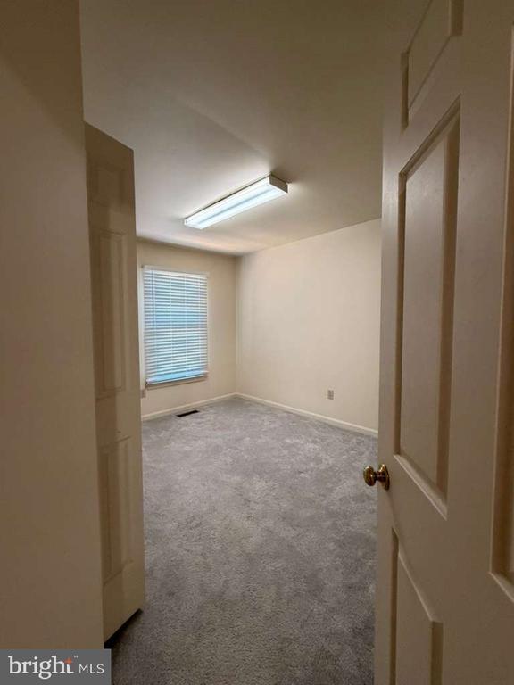Building Photo - 5976 Norham Dr