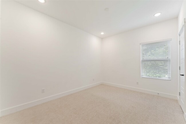 Building Photo - 5824 Highland Sky Ln