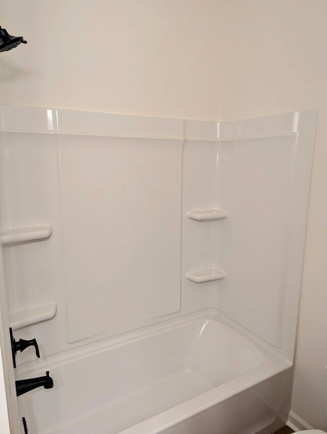 Building Photo - Welcome to Metairie Place!