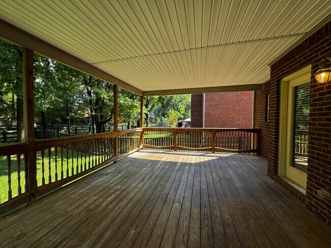 Building Photo - 3120 Hemingway Ln