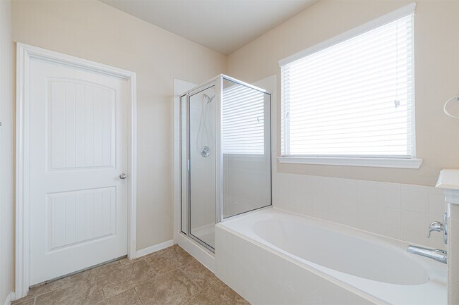 Building Photo - 25322 Saddlebrook Ranch Dr