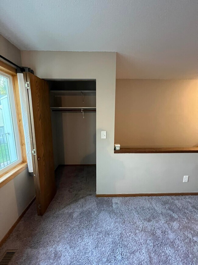 Building Photo - 1409 Farrington St