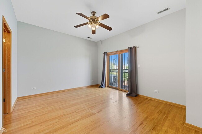 Building Photo - 119 N Mozart St