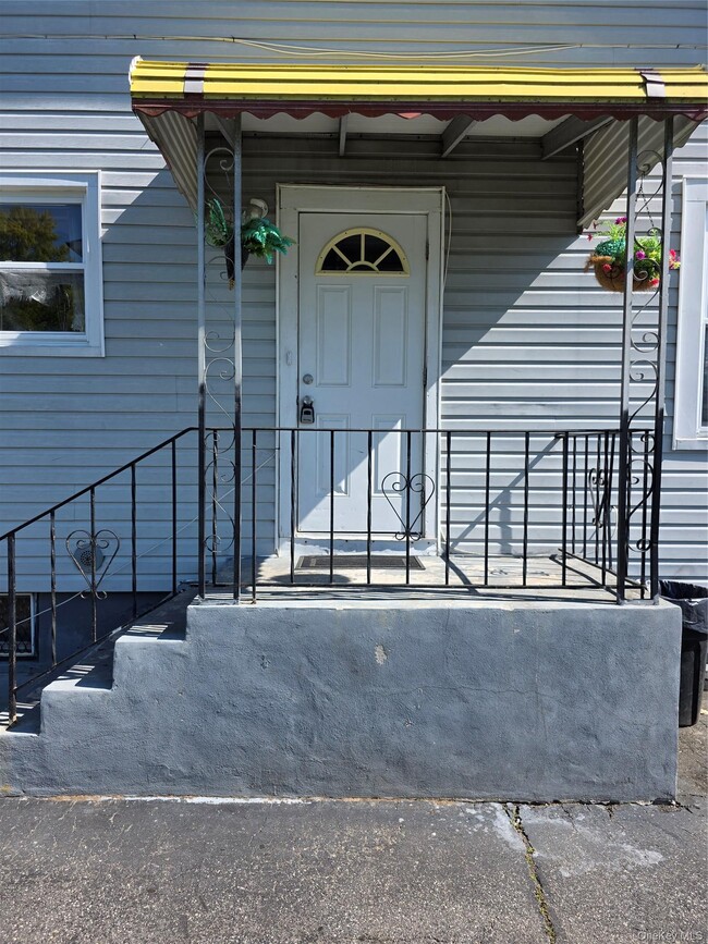 Building Photo - 523 Hawthorne Ave