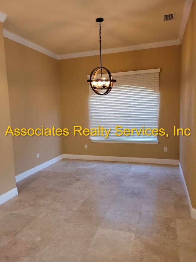Building Photo - Modern 3BR/2BA Home with Open Concept Livi...