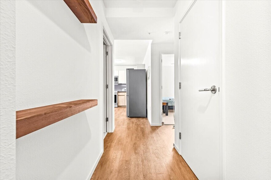 Hallway - 1631 Kapiolani Blvd