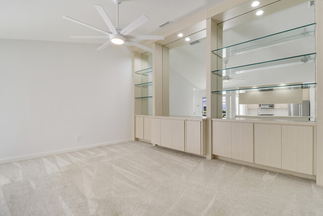 Building Photo - 11301 Myrtle Oak Ct