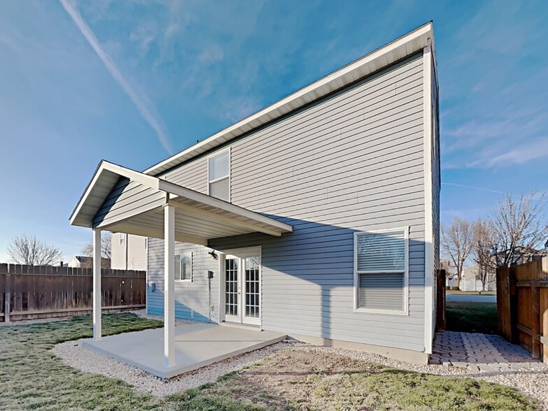 Building Photo - 9551 W Portola Dr