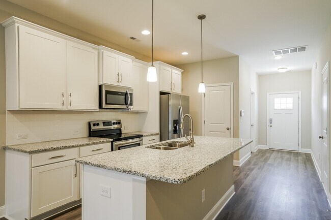 Building Photo - 7248 Bellacroft Dr