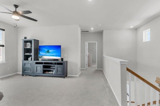 Building Photo - 399 Woodgate Wy