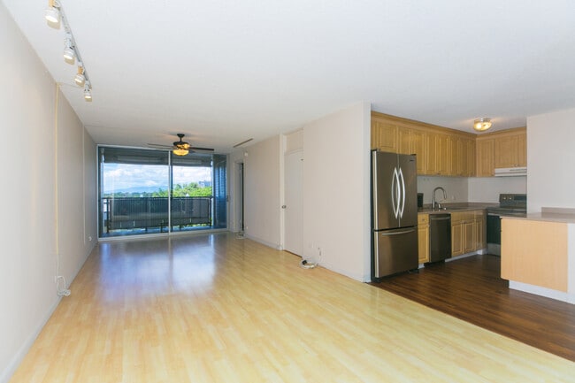 Building Photo - 3805 Kanaina Ave