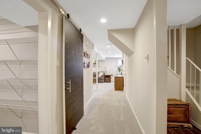 Building Photo - 6510 Carriage Dr