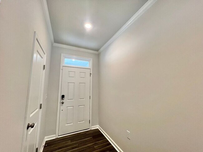 Building Photo - 208 Garden Vine Trl