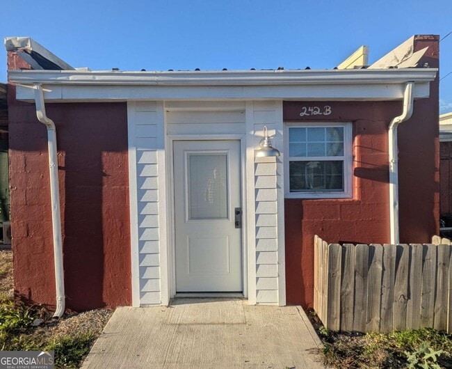 Primary Photo - 242 N 5th Ave