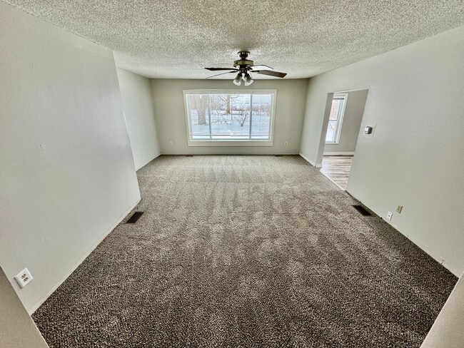 Building Photo - 30556 Lanan Rd