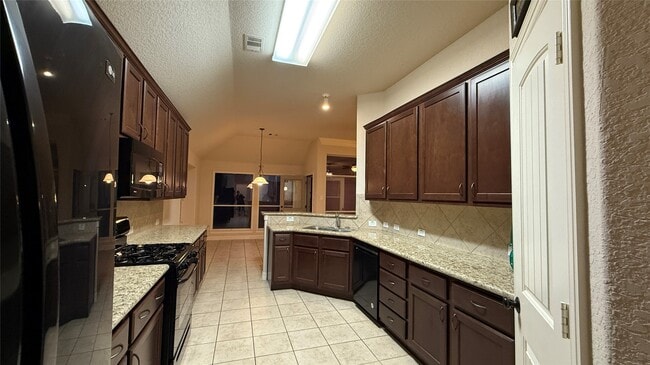 Building Photo - 931 Opal Chase Dr