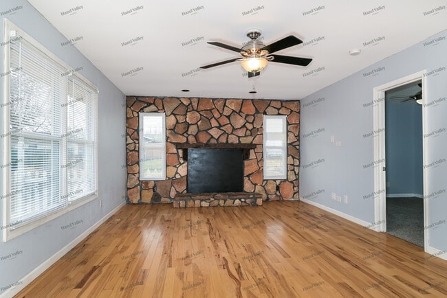 Building Photo - 911 Brands Hatch Ln