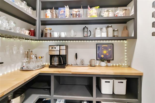 Building Photo - 4912 Odessa Ave