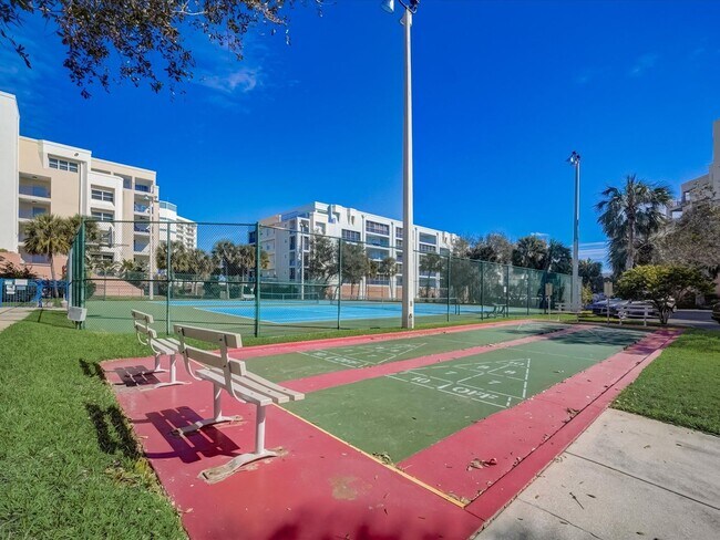 Building Photo - Beautiful Ocean Walk Condo Available April...