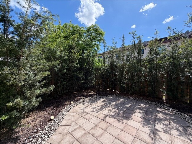 Building Photo - 24950 SW 114th Ave