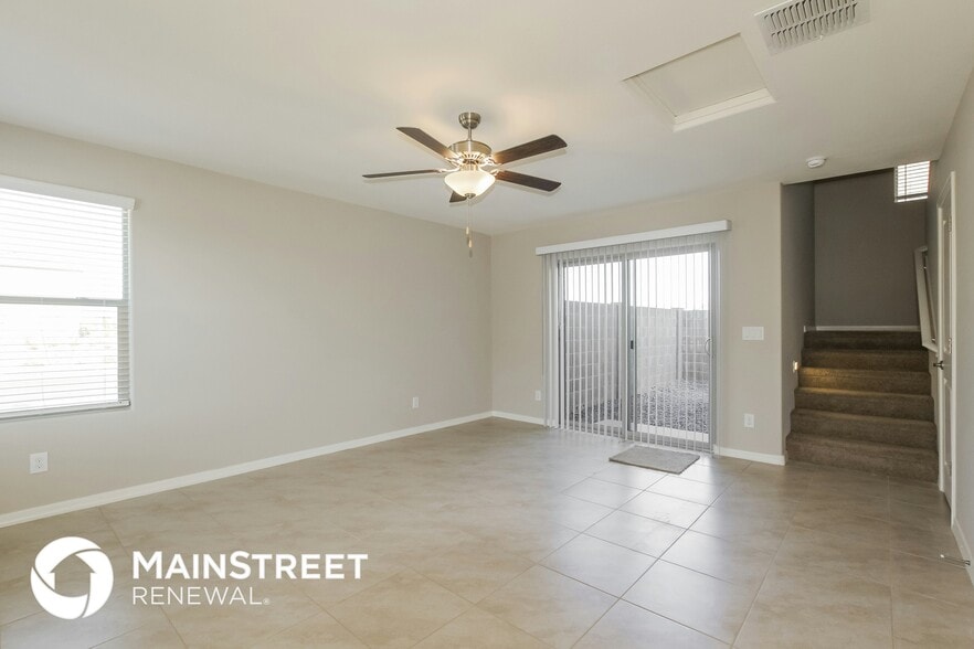 Building Photo - 3915 S 82nd Dr