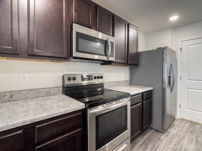 Building Photo - 5760 Blackhorse Cir