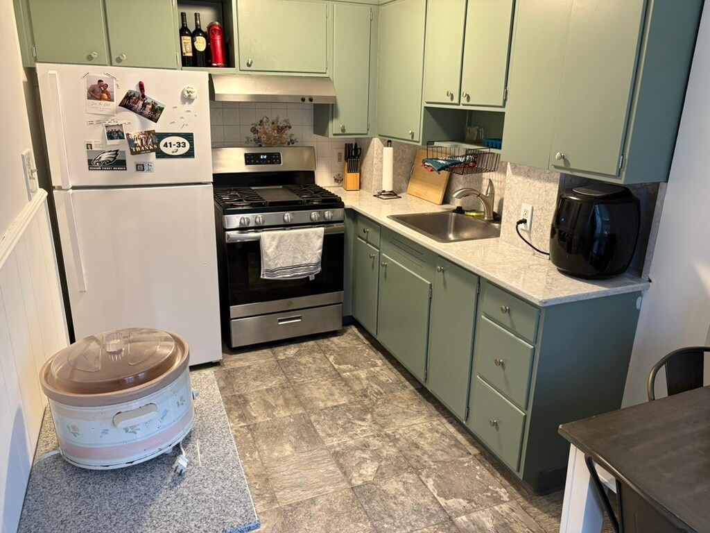 Building Photo - 418 Highland Ave