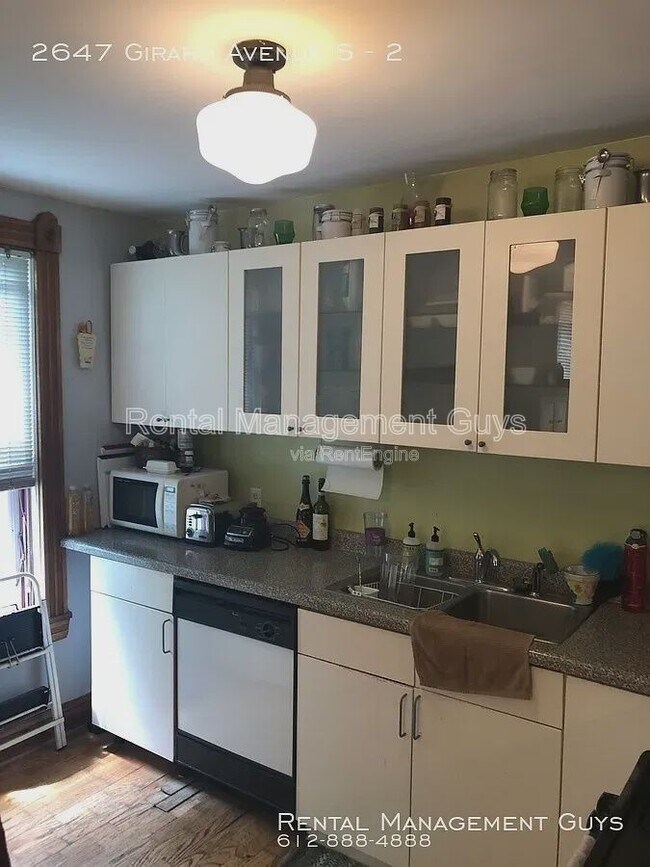 Building Photo - 2647 Girard Ave S